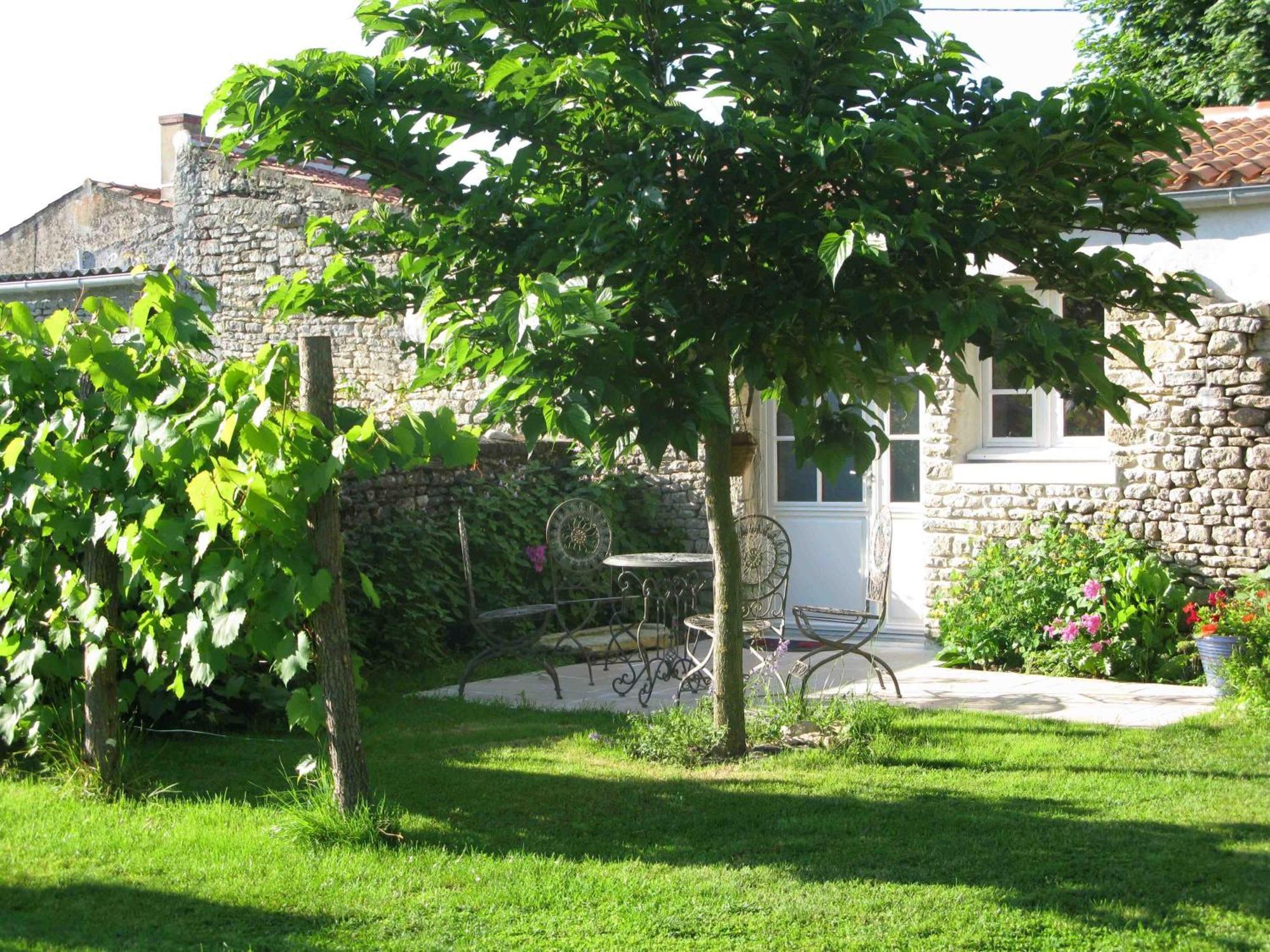 La Claverie Sainte-Radegonde-des-Noyers Exterior photo